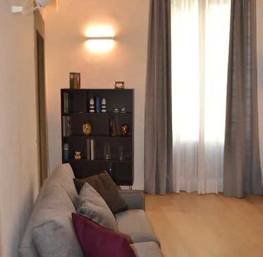 Opera 19 Luxury Apartament *